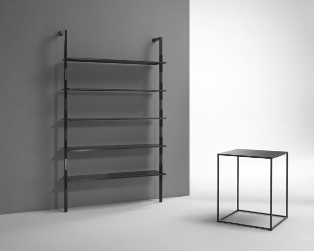 Scaffali, supporti espositivi e soluzioni d'arredo metallico per negozi e spazi retail